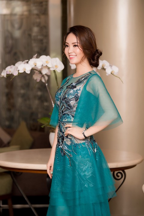 Thí sinh Hoa hậu Việt Nam 2018 sẽ phải bán vé số, cào nghêu - Ảnh 4. Thí sinh Hoa hậu Việt Nam 2018 sẽ phải bán vé số, cào nghêu - Ảnh 4.