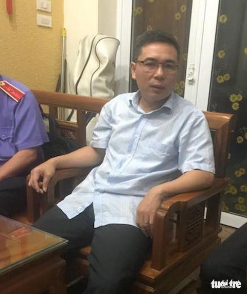 Công an khám nhà ông Phạm Đình Trọng - Ảnh 3. Công an khám nhà ông Phạm Đình Trọng - Ảnh 3.