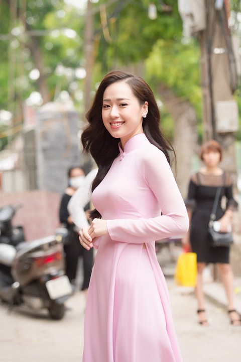 Thí sinh Hoa hậu Việt Nam 2018 sẽ phải bán vé số, cào nghêu - Ảnh 2. Thí sinh Hoa hậu Việt Nam 2018 sẽ phải bán vé số, cào nghêu - Ảnh 2.