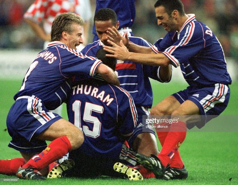Thierry Henry - người Pháp duy nhất chống lại cả nước Pháp - Ảnh 1. Thierry Henry - người Pháp duy nhất chống lại cả nước Pháp - Ảnh 1.