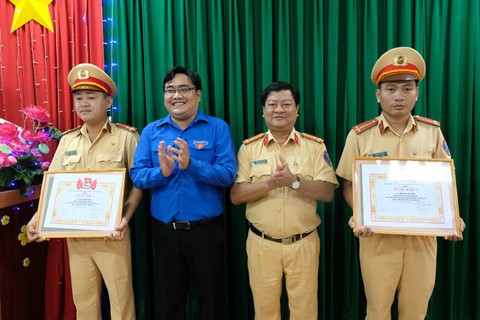 Thành đoàn TP.HCM tuyên dương hành động đẹp của người trẻ - Ảnh 1. Thành đoàn TP.HCM tuyên dương hành động đẹp của người trẻ - Ảnh 1.