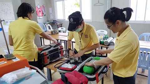 Chiến dịch giải cứu đội bóng Thái Lan thành công mỹ mãn, cứu được 13 người - Ảnh 7. Chiến dịch giải cứu đội bóng Thái Lan thành công mỹ mãn, cứu được 13 người - Ảnh 7.