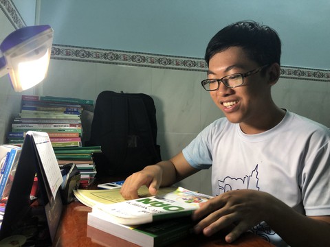 Thí sinh TP.HCM duy nhất điểm 10 môn toán là học sinh chuyên hóa - Ảnh 1. Thí sinh TP.HCM duy nhất điểm 10 môn toán là học sinh chuyên hóa - Ảnh 1.