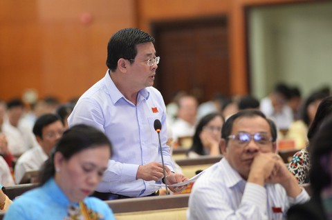 Mỗi ngày TP.HCM thải ra công cộng 2.300 tấn rác - Ảnh 2. Mỗi ngày TP.HCM thải ra công cộng 2.300 tấn rác - Ảnh 2.