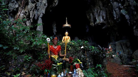 Tâm linh huyền bí trong các hang động ở miền bắc Thái Lan - Ảnh 2. Tâm linh huyền bí trong các hang động ở miền bắc Thái Lan - Ảnh 2.