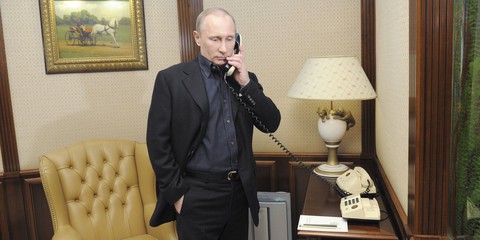 Ông Putin điện Tổng thống Pháp chúc mừng, an ủi vua Bỉ - Ảnh 1. Ông Putin điện Tổng thống Pháp chúc mừng, an ủi vua Bỉ - Ảnh 1.