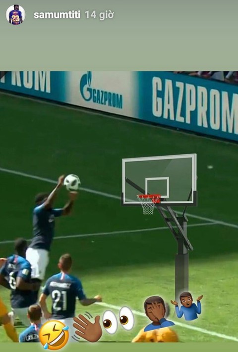 Umtiti: từ pha chơi bóng rổ đến điệu lắc vòng ba gây sốt - Ảnh 5. Umtiti: từ pha chơi bóng rổ đến điệu lắc vòng ba gây sốt - Ảnh 5.