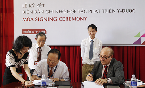 Khối ngành Khoa học Sức khỏe năm 2018 tại Duy Tân - Ảnh 2. Khối ngành Khoa học Sức khỏe năm 2018 tại Duy Tân - Ảnh 2.