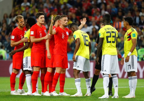 Xe lửa tình yêu’ của người Anh đi vào lịch sử World Cup - Ảnh 4. Xe lửa tình yêu’ của người Anh đi vào lịch sử World Cup - Ảnh 4.