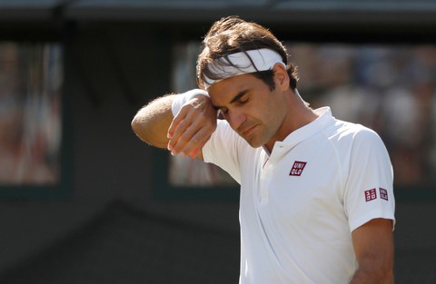 Federer thua trong ngày cổ động viên muốn về xem World Cup - Ảnh 1. Federer thua trong ngày cổ động viên muốn về xem World Cup - Ảnh 1.