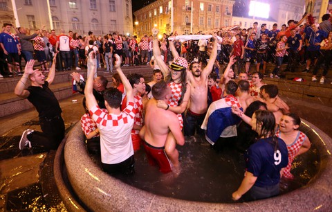 Cả nước Croatia ăn mừng, Thủ tướng Anh tự hào về Tam sư - Ảnh 4. Cả nước Croatia ăn mừng, Thủ tướng Anh tự hào về Tam sư - Ảnh 4.