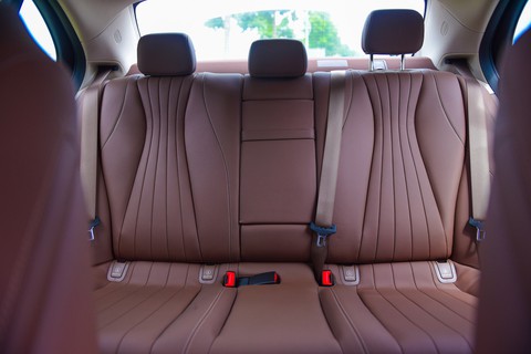 Đánh giá xe Mercedes E250 2018: nghe trái tim cất lời... - Ảnh 7. Đánh giá xe Mercedes E250 2018: nghe trái tim cất lời... - Ảnh 7.