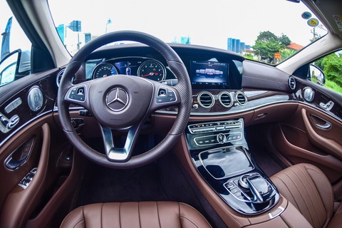 Đánh giá xe Mercedes E250 2018: nghe trái tim cất lời... - Ảnh 4. Đánh giá xe Mercedes E250 2018: nghe trái tim cất lời... - Ảnh 4.