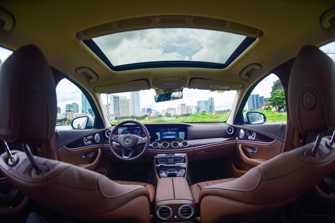 Đánh giá xe Mercedes E250 2018: nghe trái tim cất lời... - Ảnh 6. Đánh giá xe Mercedes E250 2018: nghe trái tim cất lời... - Ảnh 6.