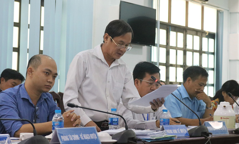 Người bị còng tay ở Củ Chi do chống người thi hành công vụ - Ảnh 1. Người bị còng tay ở Củ Chi do chống người thi hành công vụ - Ảnh 1.