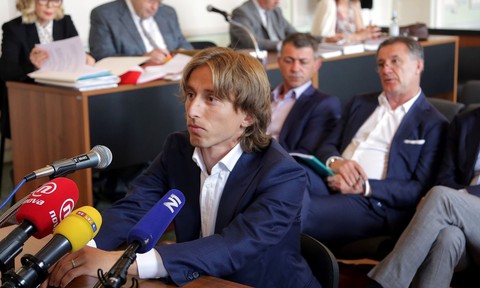 5 năm tù lơ lửng trên đầu Modric và chuyện của Kramaric - Ảnh 2. 5 năm tù lơ lửng trên đầu Modric và chuyện của Kramaric - Ảnh 2.