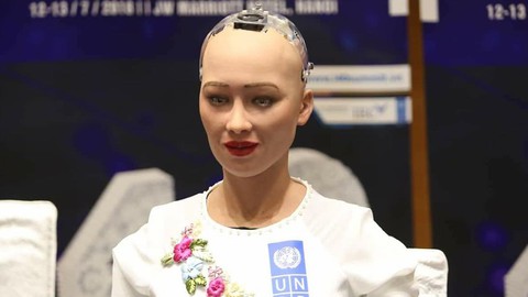 Robot Sophia đến Việt Nam: Người trẻ phải sẵn sàng đón nhận thách thức - Ảnh 3. Robot Sophia đến Việt Nam: Người trẻ phải sẵn sàng đón nhận thách thức - Ảnh 3.