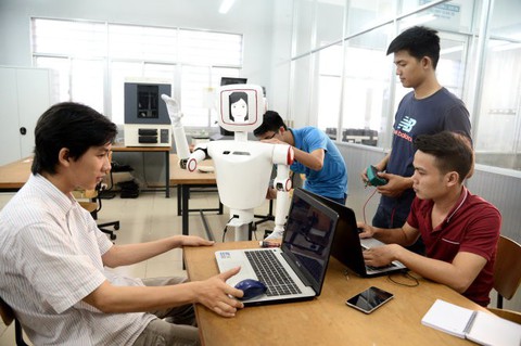 Làm ăn nhỏ, khó đầu tư khoa học công nghệ? - Ảnh 1. Làm ăn nhỏ, khó đầu tư khoa học công nghệ? - Ảnh 1.