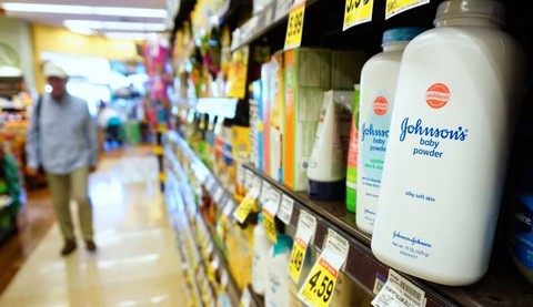 Vì phấn trẻ em gây ung thư, hãng Johnson & Johnson bị phạt gần 5 tỉ USD - Ảnh 1. Vì phấn trẻ em gây ung thư, hãng Johnson & Johnson bị phạt gần 5 tỉ USD - Ảnh 1.