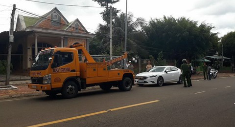 Gọi điện nhờ ông chú ngoài bộ, xe vi phạm vẫn bị tạm giữ - Ảnh 1. Gọi điện nhờ ông chú ngoài bộ, xe vi phạm vẫn bị tạm giữ - Ảnh 1.