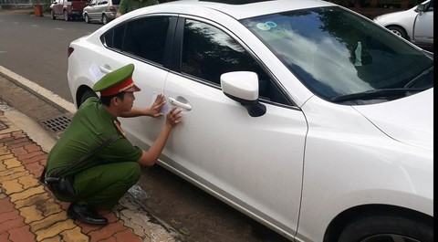 Gọi điện nhờ ông chú ngoài bộ, xe vi phạm vẫn bị tạm giữ - Ảnh 3. Gọi điện nhờ ông chú ngoài bộ, xe vi phạm vẫn bị tạm giữ - Ảnh 3.