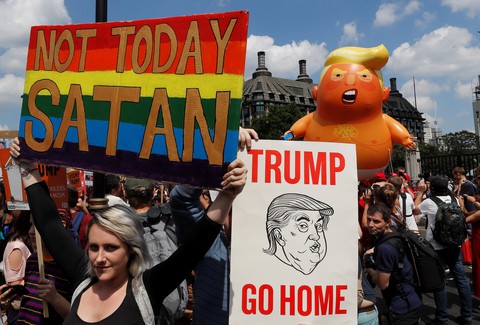Ông Trump có thực chỉ trích Thủ tướng Anh khi đang thăm Anh? - Ảnh 1. Ông Trump có thực chỉ trích Thủ tướng Anh khi đang thăm Anh? - Ảnh 1.