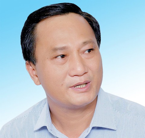 Lo cán bộ thuế lạm quyền khi vừa đá bóng vừa thổi còi - Ảnh 4. Lo cán bộ thuế lạm quyền khi vừa đá bóng vừa thổi còi - Ảnh 4.