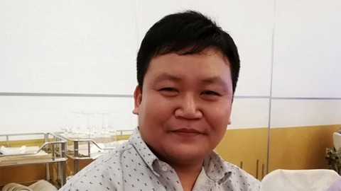 Lo cán bộ thuế lạm quyền khi vừa đá bóng vừa thổi còi - Ảnh 3. Lo cán bộ thuế lạm quyền khi vừa đá bóng vừa thổi còi - Ảnh 3.