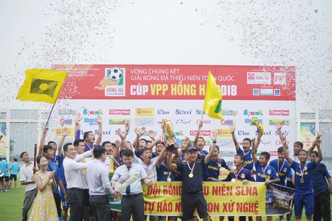 Sông Lam Nghệ An vô địch Giải bóng đá Thiếu niên toàn quốc 2018 - Ảnh 1. Sông Lam Nghệ An vô địch Giải bóng đá Thiếu niên toàn quốc 2018 - Ảnh 1.