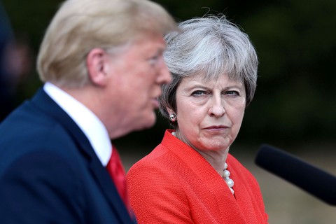Điều gì đằng sau những đòn gió giật gân của ông Trump ở Anh? - Ảnh 1. Điều gì đằng sau những đòn gió giật gân của ông Trump ở Anh? - Ảnh 1.