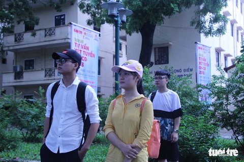 Từ Tây Bắc xuống thủ đô nghe xét tuyển - Ảnh 2. Từ Tây Bắc xuống thủ đô nghe xét tuyển - Ảnh 2.