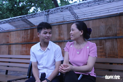 Từ Tây Bắc xuống thủ đô nghe xét tuyển - Ảnh 1. Từ Tây Bắc xuống thủ đô nghe xét tuyển - Ảnh 1.