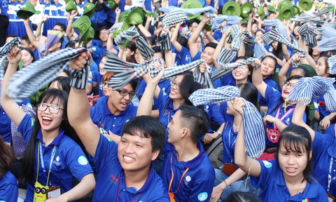 Thanh niên phải đi đầu thực hiện cống không rác, kênh không rác - Ảnh 1. Thanh niên phải đi đầu thực hiện cống không rác, kênh không rác - Ảnh 1.