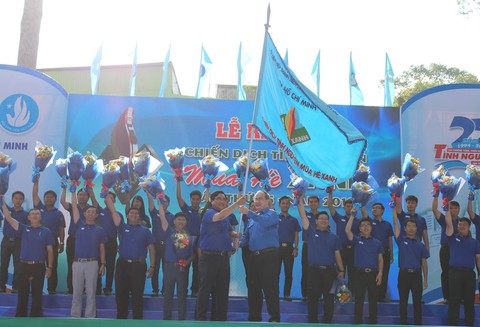 Thanh niên phải đi đầu thực hiện cống không rác, kênh không rác - Ảnh 4. Thanh niên phải đi đầu thực hiện cống không rác, kênh không rác - Ảnh 4.