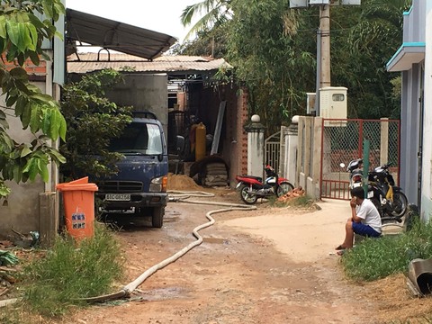 Rò khí gas tại cơ sở sản xuất nước đá, 10 công nhân nhập viện - Ảnh 2. Rò khí gas tại cơ sở sản xuất nước đá, 10 công nhân nhập viện - Ảnh 2.