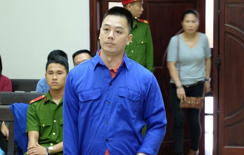 Y án 2 năm tù cựu nhân viên ngân hàng dâm ô trẻ em - Ảnh 1. Y án 2 năm tù cựu nhân viên ngân hàng dâm ô trẻ em - Ảnh 1.