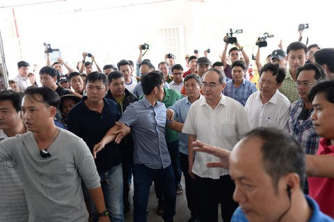 Bí thư Nguyễn Thiện Nhân thăm các hộ dân Thủ Thiêm - Ảnh 2. Bí thư Nguyễn Thiện Nhân thăm các hộ dân Thủ Thiêm - Ảnh 2.