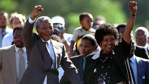 Nam Phi phát hành tiền kỷ niệm 100 năm ngày sinh Nelson Mandela - Ảnh 1. Nam Phi phát hành tiền kỷ niệm 100 năm ngày sinh Nelson Mandela - Ảnh 1.
