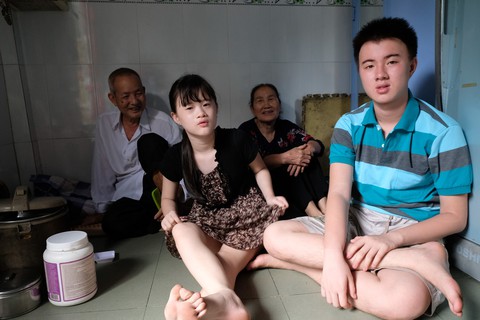 Cô học trò sống trên nóc nhà tắm - Ảnh 2. Cô học trò sống trên nóc nhà tắm - Ảnh 2.