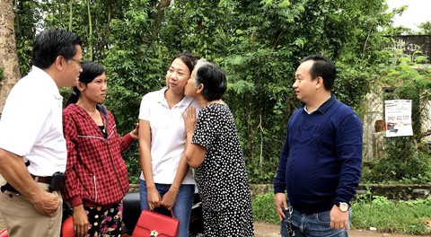 Amandine tìm thấy mẹ - Cuộc hội ngộ im lặng - Ảnh 2. Amandine tìm thấy mẹ - Cuộc hội ngộ im lặng - Ảnh 2.