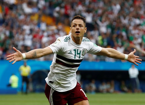 Nguyện cắt tóc soái ca, thăm quê nếu thần tượng vô địch World Cup - Ảnh 1.