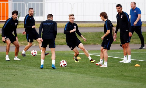 Croatia - Đan Mạch 1-1: Subasic giúp Croatia thắng 3-2 trên chấm 11m - Ảnh 1. Croatia - Đan Mạch 1-1: Subasic giúp Croatia thắng 3-2 trên chấm 11m - Ảnh 1.