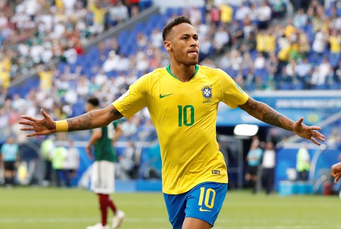 Neymar lại nhận ‘gạch đá’ vì ăn vạ thô thiển - Ảnh 1. Neymar lại nhận ‘gạch đá’ vì ăn vạ thô thiển - Ảnh 1.