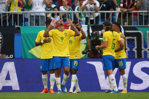 Thắng Mexico thuyết phục, Brazil lên giá trong mắt nhà cái - Ảnh 1. Thắng Mexico thuyết phục, Brazil lên giá trong mắt nhà cái - Ảnh 1.