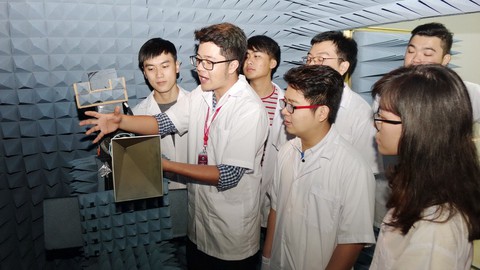 Đẩy mạnh du học tại chỗ để kéo du học sinh - Ảnh 1. Đẩy mạnh du học tại chỗ để kéo du học sinh - Ảnh 1.