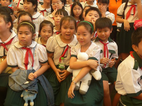 Hội phụ huynh không được thu tiền sửa trường, khen tặng giáo viên - Ảnh 1. Hội phụ huynh không được thu tiền sửa trường, khen tặng giáo viên - Ảnh 1.