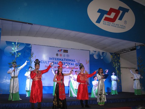 Sinh viên quốc tế dự lễ hội văn hoá quốc tế ICF 2018 - Ảnh 3. Sinh viên quốc tế dự lễ hội văn hoá quốc tế ICF 2018 - Ảnh 3.