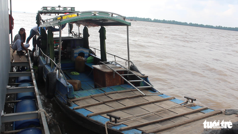 Truy bắt nghi can giết người lái đò trên sông Tiền - Ảnh 1. Truy bắt nghi can giết người lái đò trên sông Tiền - Ảnh 1.