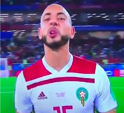 FIFA phạt MaRốc vì để cầu thủ chửi VAR là ‘rác rưởi’ - Ảnh 1. FIFA phạt MaRốc vì để cầu thủ chửi VAR là ‘rác rưởi’ - Ảnh 1.