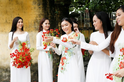 Ngắm bộ sưu tập áo dài Mối tình đầu của cuộc thi Nét đẹp sư phạm TP.HCM - Ảnh 5. Ngắm bộ sưu tập áo dài Mối tình đầu của cuộc thi Nét đẹp sư phạm TP.HCM - Ảnh 5.